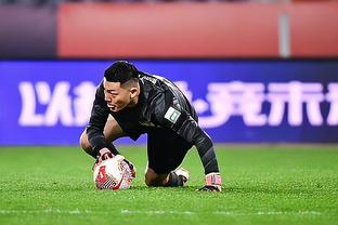 足球报：叶楚贵受伤对梅州客家影响很大，球队输在阵容实力上